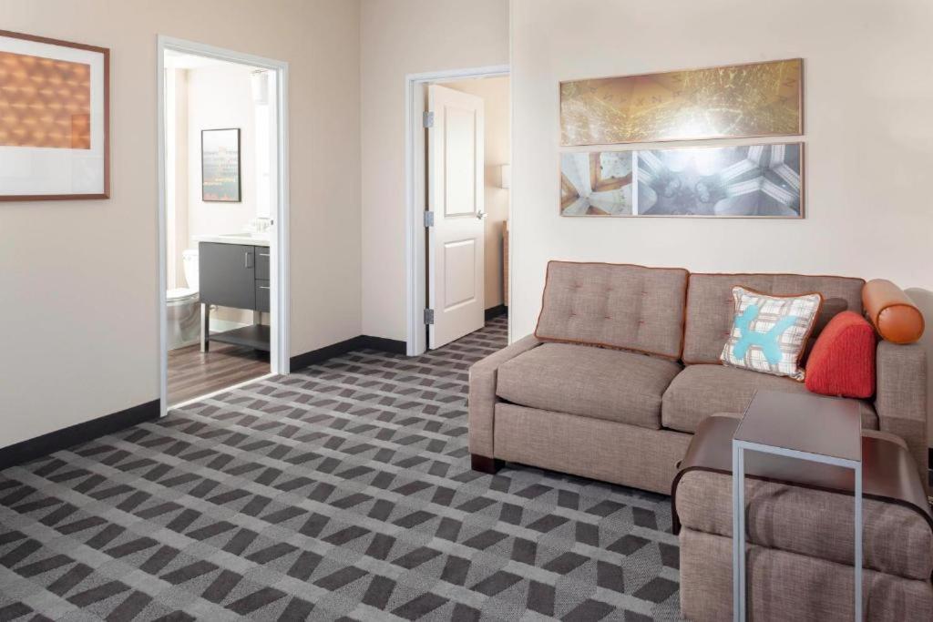 Towneplace Suites By Marriott San Antonio Westover Hills Bagian luar foto