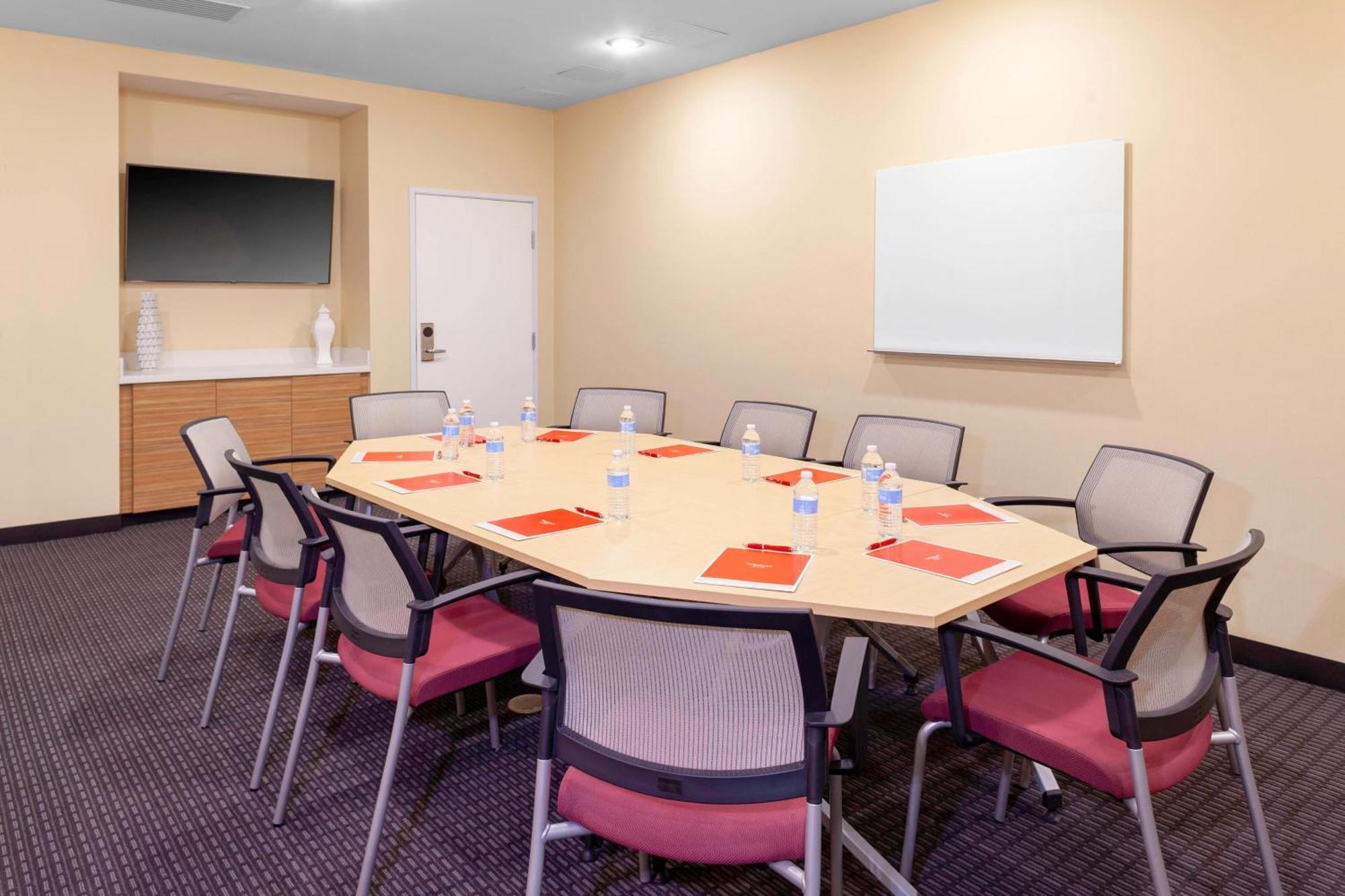 Towneplace Suites By Marriott San Antonio Westover Hills Bagian luar foto